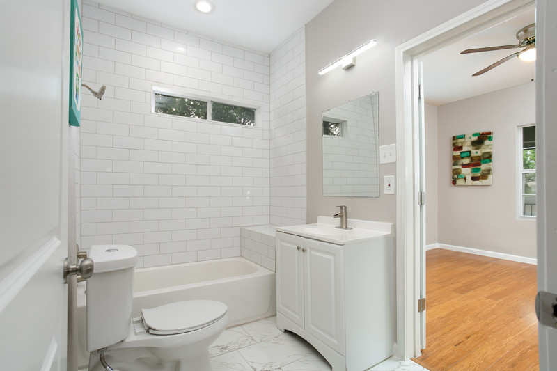 Normal 1560539106 22 1001 W Summit22 Mls