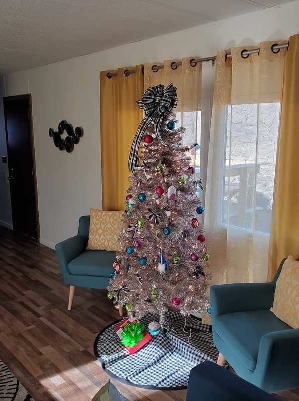 Do you put up a Christmas tree in your STRs?