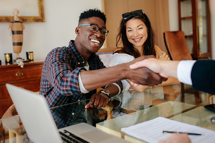 6 Effective Tips to Ensure Your Offer Gets Accepted meeting-with-lawyer