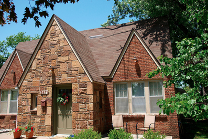 Can I Lease The House Back to the Seller After I Buy a Short Sale? Short Sale Lease Back