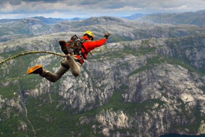 3 Ways to Deal With Real Estate Risk Without Letting it Paralyze You handle_risk_real_estate
