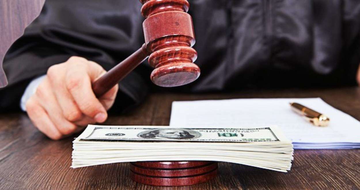 7 Tips to Keep Landlords Free From Costly Tenant Lawsuits avoid-tenant-lawsuit