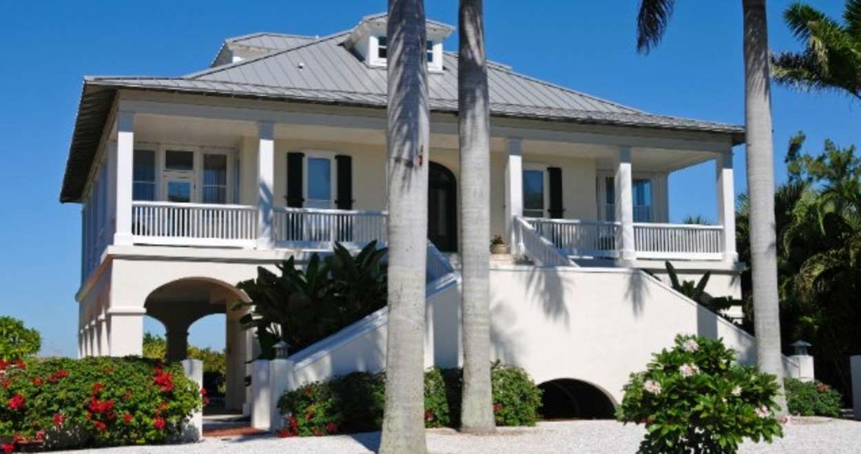 17 Guest Security & Safety Tips for Your Vacation Home Rental Property tips_buy_vacation_home_investment
